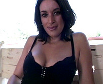 BRUNETTE BAIS�E ET INOND�E