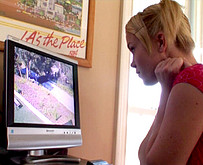 Jeune nana au pair encul�e par le grand p�re