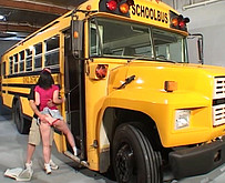 ENCUL� DE CHAUFFEUR SODOMISE UNE TEEN DE 18 ANS !