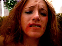 Vid� porno Belle brune abus�e par 2 types