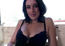 Brunette bais�e et inond�e