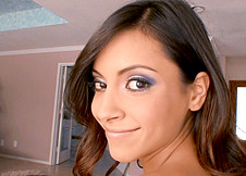 Jolie beurette dans son 1er porno