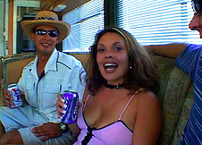 Gangbang monstrueux dans un camping car !