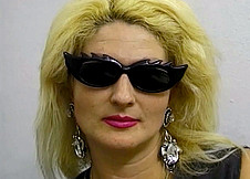 Monique, 46 ans, r�alise son fantasme du gang bang!