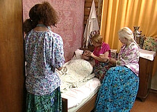 INEDIT: Un mormond baise ses 3 femmes devant notre cam�ra !