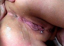 Brunette canon encul�e