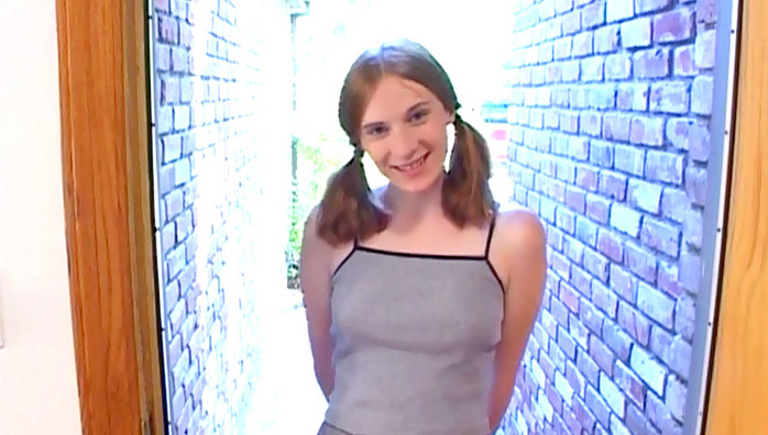 Minette de 18 ans se fait exploiter par un vieux couple !
